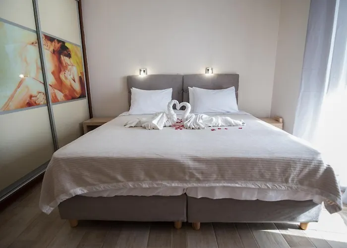 Secluded, Sunset, Beaches, Walk To Village-melina Villa *