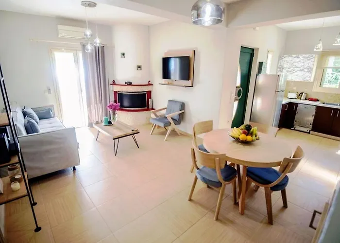 Villa Secluded, Sunset, Beaches, Walk To Village-melina *